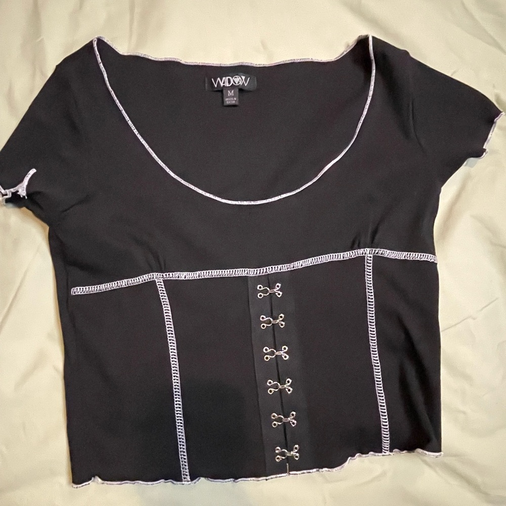 BLACK WIDOW TOP